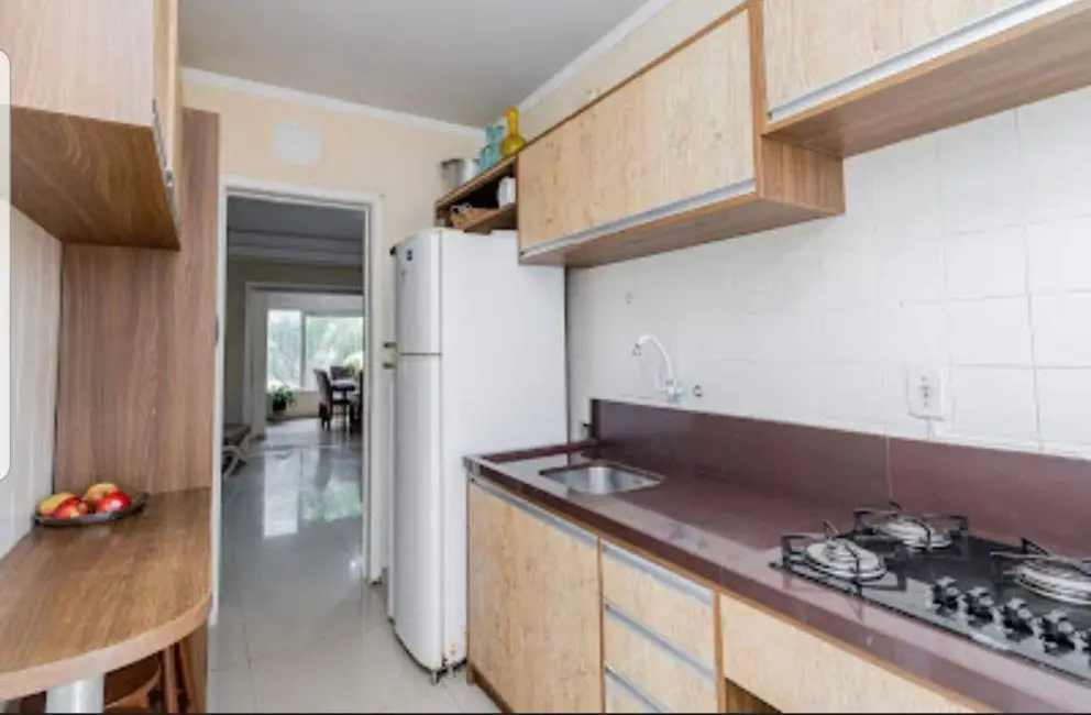 Casa com 3 quartos à venda, 251m2 em Jardim Sabará, Porto Alegre - RS - imagem 6 Foto 6 de Casa com 3 quartos à venda, 251m2 em Jardim Sabará, Porto Alegre - RS