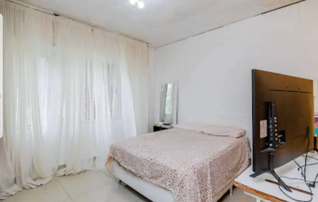 Casa com 3 quartos à venda, 251m2 em Jardim Sabará, Porto Alegre - RS - imagem 7 Foto 7 de Casa com 3 quartos à venda, 251m2 em Jardim Sabará, Porto Alegre - RS