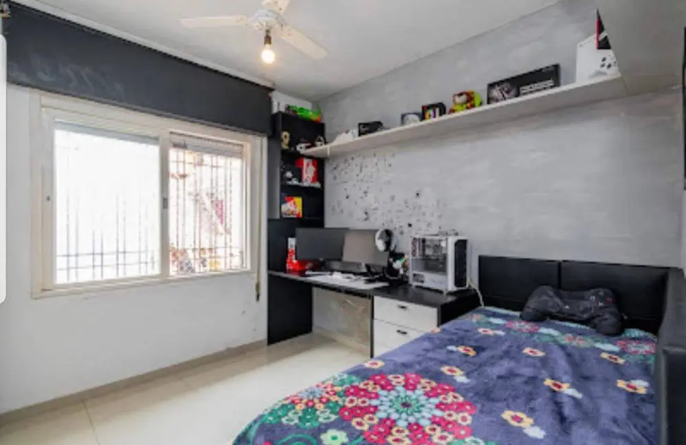 Casa com 3 quartos à venda, 251m2 em Jardim Sabará, Porto Alegre - RS - imagem 8 Foto 8 de Casa com 3 quartos à venda, 251m2 em Jardim Sabará, Porto Alegre - RS