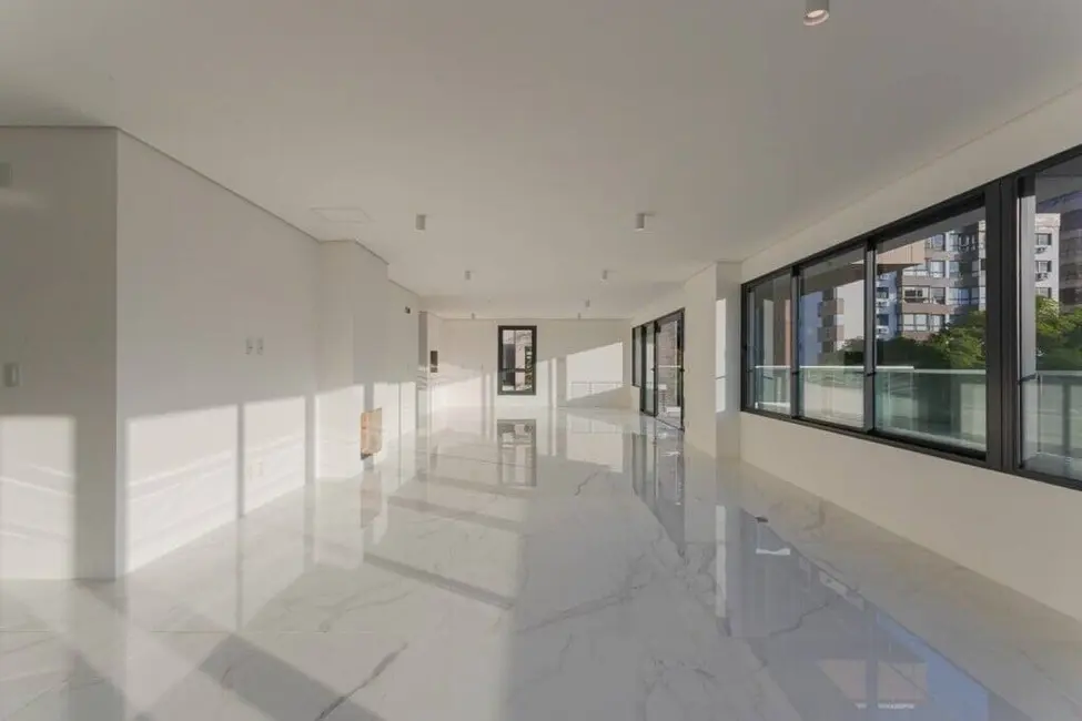 Foto 6 de Apartamento com 3 quartos à venda, 269m2 em Rio Branco, Porto Alegre - RS