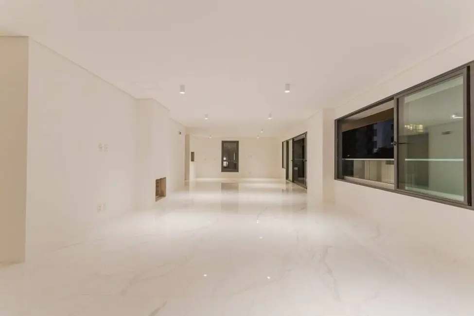 Foto 7 de Apartamento com 3 quartos à venda, 269m2 em Rio Branco, Porto Alegre - RS