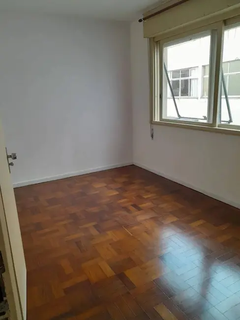 Apartamento com 4 quartos à venda, 83m2 em Menino Deus, Porto Alegre - RS - imagem 9 Foto 9 de Apartamento com 4 quartos à venda, 83m2 em Menino Deus, Porto Alegre - RS