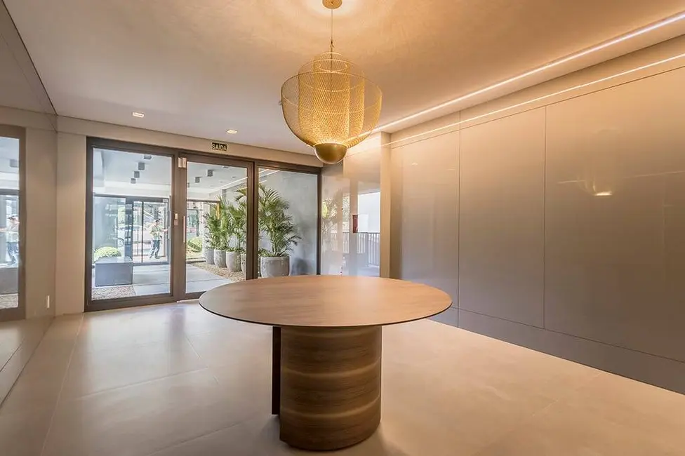 Apartamento à venda em Moinhos de Vento, Porto Alegre - RS - imagem 5 Foto 5 de Apartamento à venda em Moinhos de Vento, Porto Alegre - RS