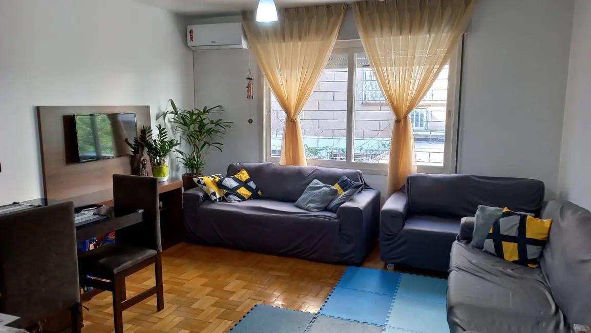 Casa com 2 quartos à venda, 88m2 em Menino Deus, Porto Alegre - RS - imagem 8 Foto 8 de Casa com 2 quartos à venda, 88m2 em Menino Deus, Porto Alegre - RS