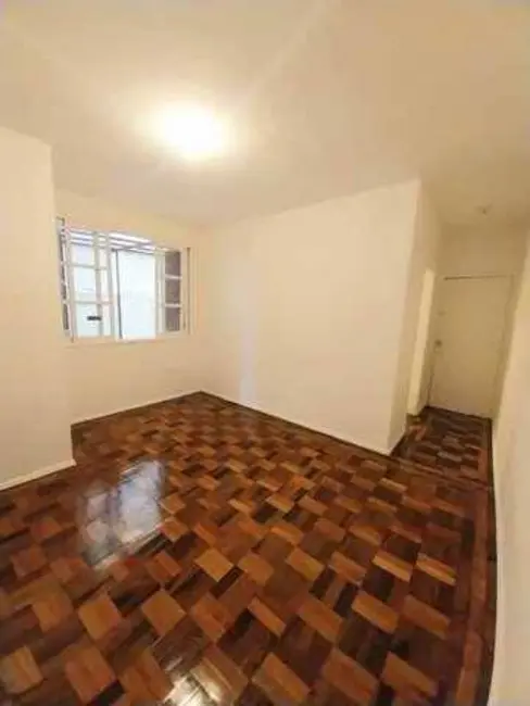 Apartamento com 3 quartos à venda, 85m2 em Rio Branco, Porto Alegre - RS - imagem 4 Foto 4 de Apartamento com 3 quartos à venda, 85m2 em Rio Branco, Porto Alegre - RS