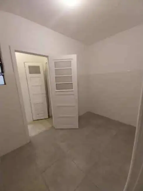 Apartamento com 3 quartos à venda, 85m2 em Rio Branco, Porto Alegre - RS - imagem 6 Foto 6 de Apartamento com 3 quartos à venda, 85m2 em Rio Branco, Porto Alegre - RS