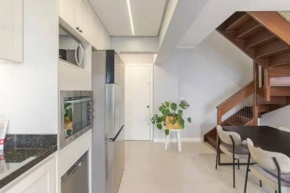 Apartamento com 2 quartos à venda, 122m2 em Passo da Areia, Porto Alegre - RS - imagem 8 Foto 8 de Apartamento com 2 quartos à venda, 122m2 em Passo da Areia, Porto Alegre - RS