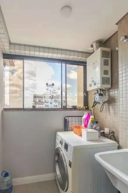 Apartamento com 2 quartos à venda, 122m2 em Passo da Areia, Porto Alegre - RS - imagem 9 Foto 9 de Apartamento com 2 quartos à venda, 122m2 em Passo da Areia, Porto Alegre - RS