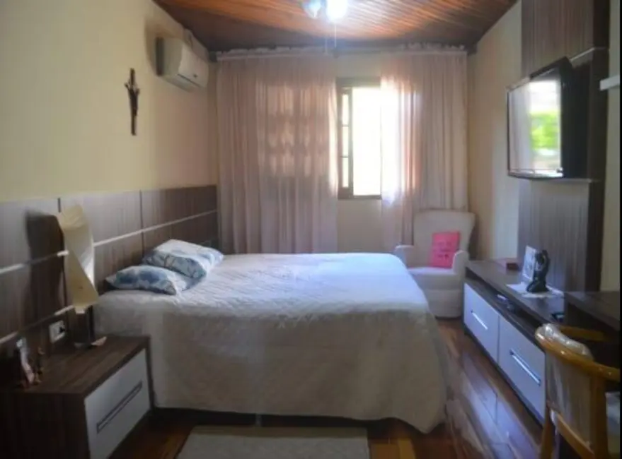 Casa com 3 quartos à venda, 263m2 em Parque Santa Fé, Porto Alegre - RS - imagem 3 Foto 3 de Casa com 3 quartos à venda, 263m2 em Parque Santa Fé, Porto Alegre - RS