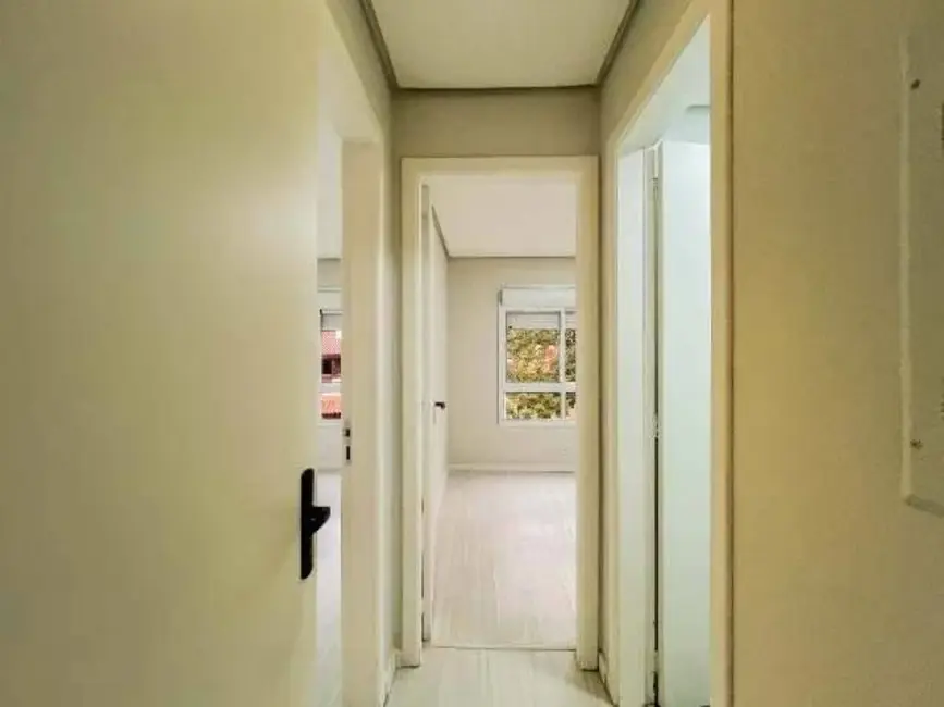 Casa com 5 quartos à venda, 230m2 em Pedra Redonda, Porto Alegre - RS - imagem 3 Foto 3 de Casa com 5 quartos à venda, 230m2 em Pedra Redonda, Porto Alegre - RS