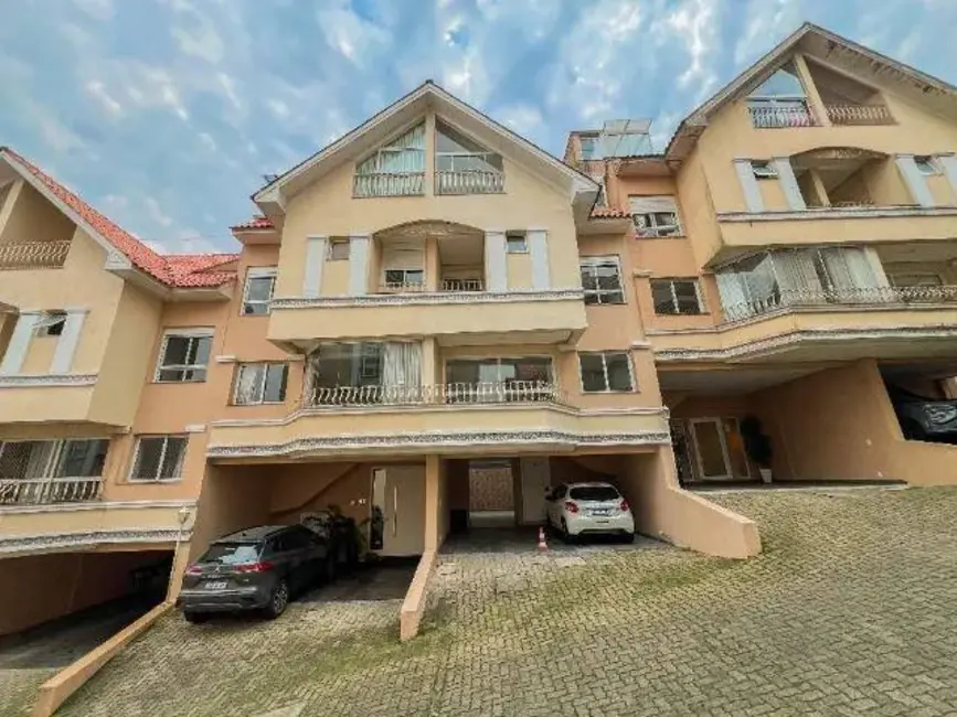 Casa com 5 quartos à venda, 230m2 em Pedra Redonda, Porto Alegre - RS - imagem 1 Foto 1 de Casa com 5 quartos à venda, 230m2 em Pedra Redonda, Porto Alegre - RS