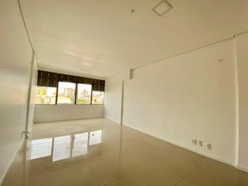 Foto 2 de Sala Comercial à venda, 33m2 em São Geraldo, Porto Alegre - RS
