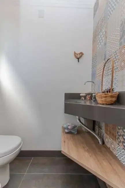 Apartamento com 3 quartos à venda, 162m2 em Rio Branco, Porto Alegre - RS - imagem 6 Foto 6 de Apartamento com 3 quartos à venda, 162m2 em Rio Branco, Porto Alegre - RS