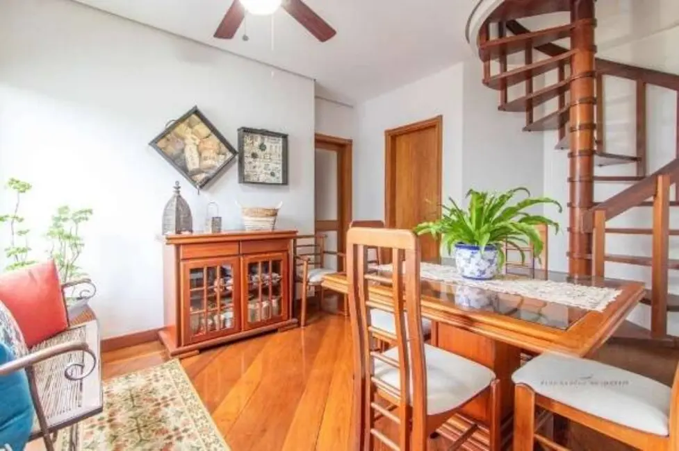 Apartamento com 3 quartos à venda, 162m2 em Rio Branco, Porto Alegre - RS - imagem 4 Foto 4 de Apartamento com 3 quartos à venda, 162m2 em Rio Branco, Porto Alegre - RS