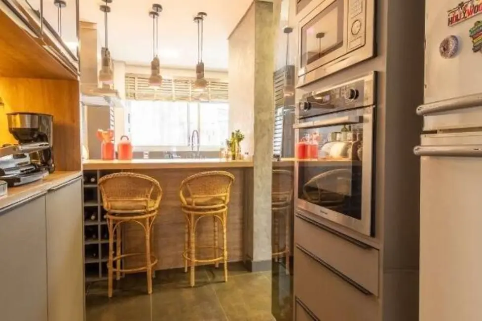 Apartamento com 3 quartos à venda, 162m2 em Rio Branco, Porto Alegre - RS - imagem 9 Foto 9 de Apartamento com 3 quartos à venda, 162m2 em Rio Branco, Porto Alegre - RS