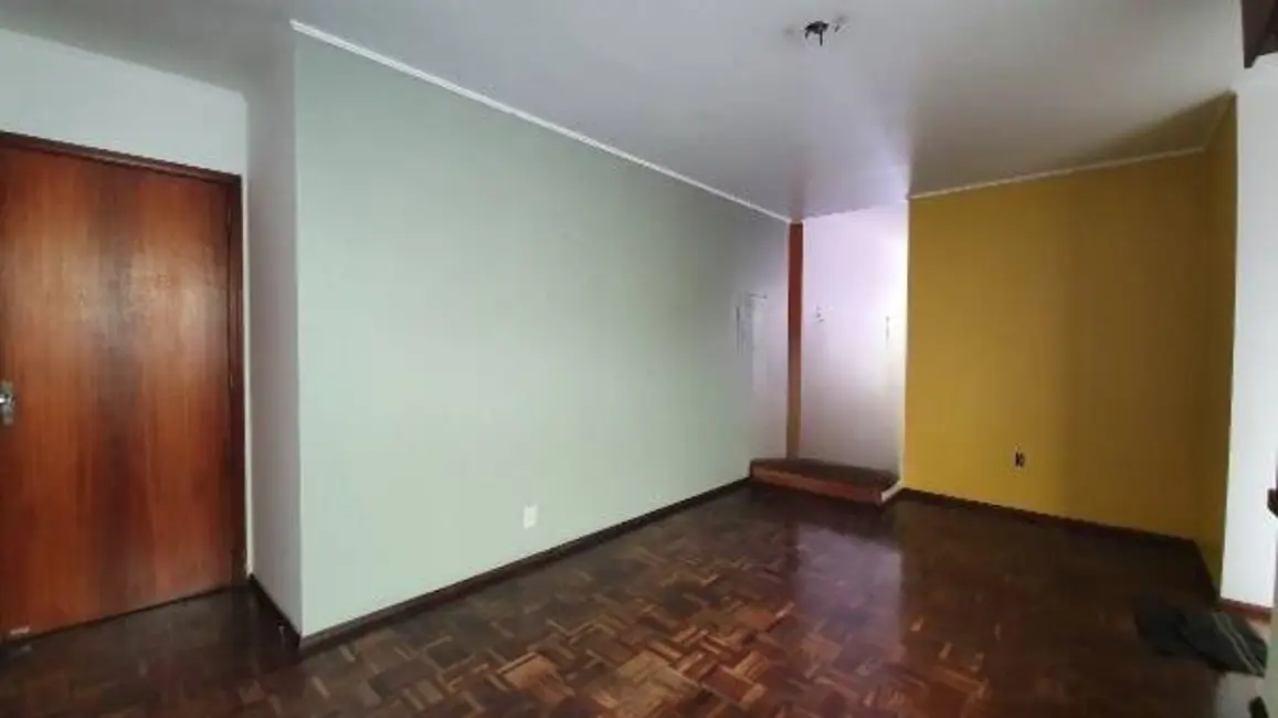 Casa com 3 quartos à venda, 233m2 em Jardim Lindóia, Porto Alegre - RS - imagem 8 Foto 8 de Casa com 3 quartos à venda, 233m2 em Jardim Lindóia, Porto Alegre - RS