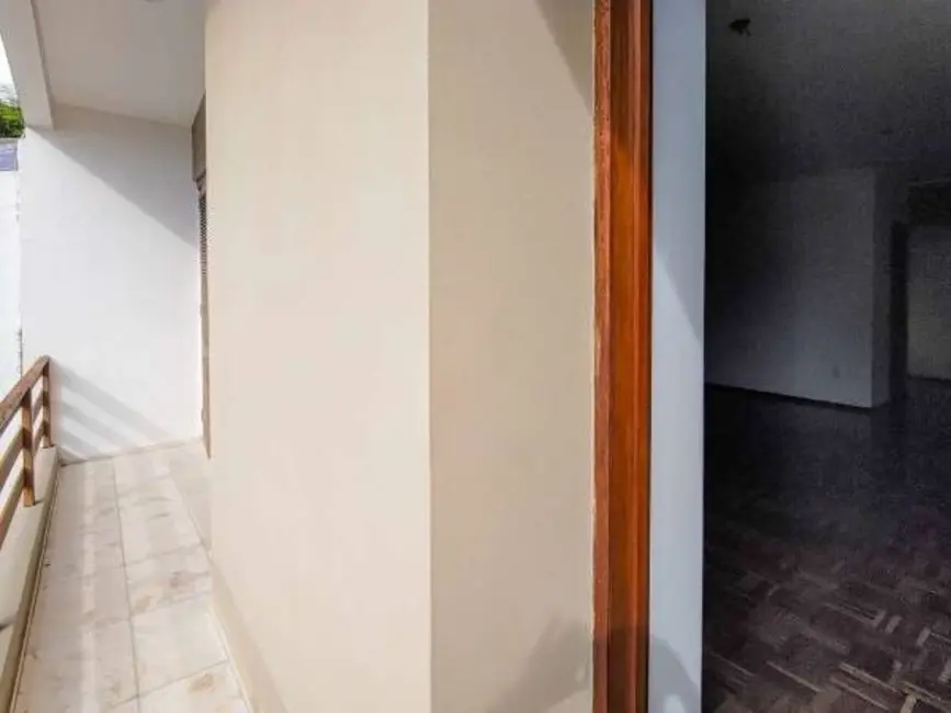 Casa com 3 quartos à venda, 233m2 em Jardim Lindóia, Porto Alegre - RS - imagem 4 Foto 4 de Casa com 3 quartos à venda, 233m2 em Jardim Lindóia, Porto Alegre - RS