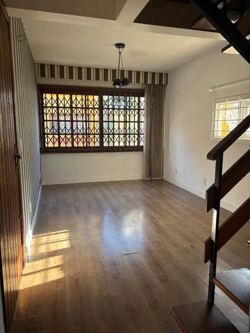 Foto 3 de Casa com 3 quartos à venda, 166m2 em Medianeira, Porto Alegre - RS