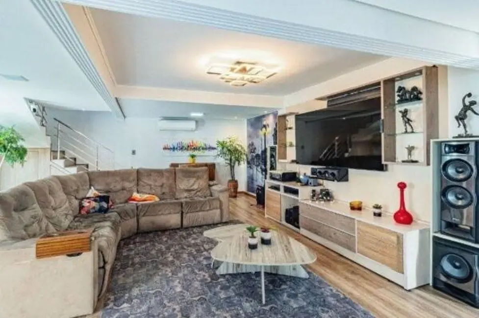 Foto 3 de Casa com 4 quartos à venda, 286m2 em Chácara das Pedras, Porto Alegre - RS