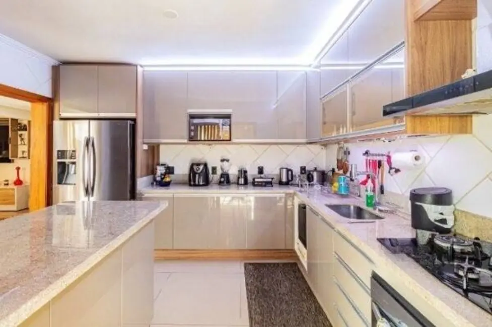 Foto 7 de Casa com 4 quartos à venda, 286m2 em Chácara das Pedras, Porto Alegre - RS