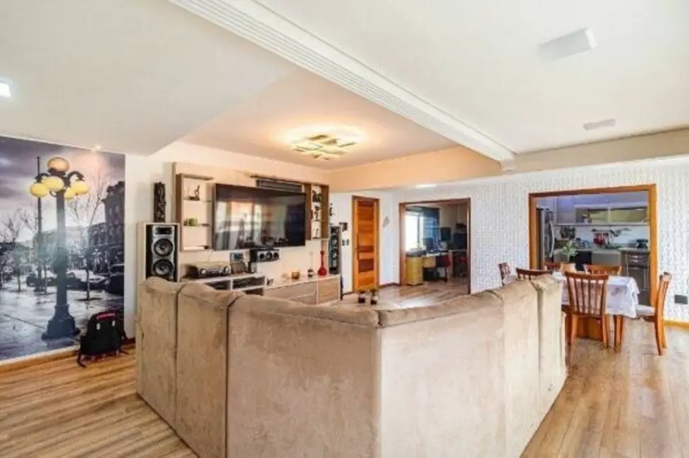 Foto 4 de Casa com 4 quartos à venda, 286m2 em Chácara das Pedras, Porto Alegre - RS