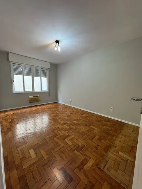 Apartamento com 2 quartos à venda, 78m2 em Rio Branco, Porto Alegre - RS - imagem 4 Foto 4 de Apartamento com 2 quartos à venda, 78m2 em Rio Branco, Porto Alegre - RS