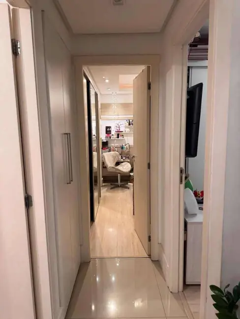 Apartamento com 2 quartos à venda, 67m2 em Vila Ipiranga, Porto Alegre - RS - imagem 4 Foto 4 de Apartamento com 2 quartos à venda, 67m2 em Vila Ipiranga, Porto Alegre - RS