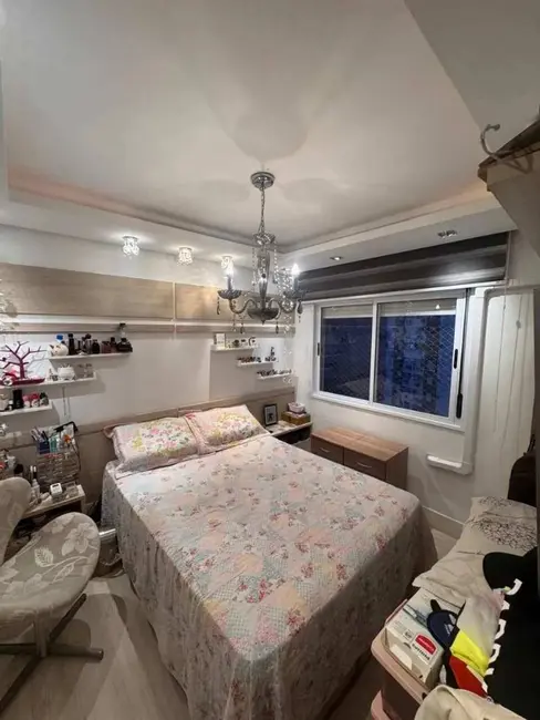 Apartamento com 2 quartos à venda, 67m2 em Vila Ipiranga, Porto Alegre - RS - imagem 5 Foto 5 de Apartamento com 2 quartos à venda, 67m2 em Vila Ipiranga, Porto Alegre - RS