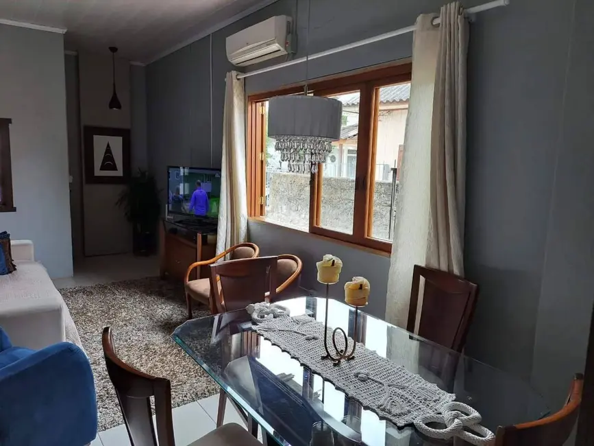 Casa com 2 quartos à venda, 300m2 em Sarandi, Porto Alegre - RS - imagem 3 Foto 3 de Casa com 2 quartos à venda, 300m2 em Sarandi, Porto Alegre - RS