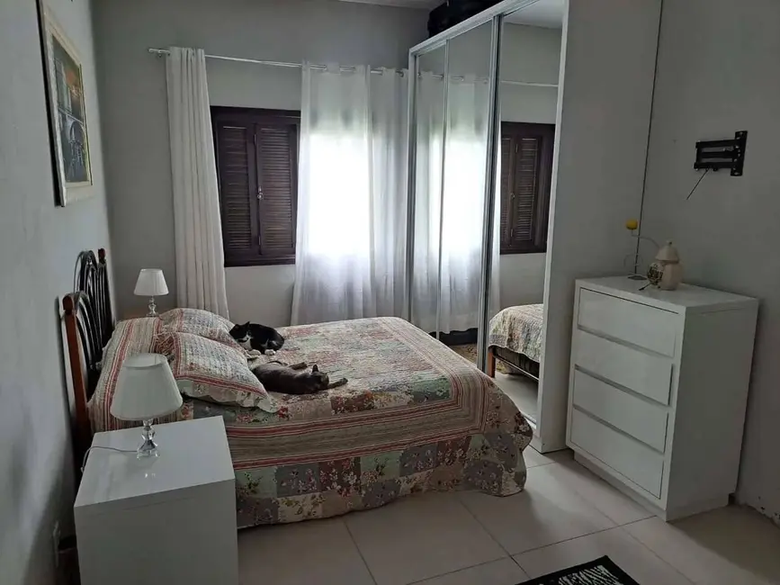 Casa com 2 quartos à venda, 300m2 em Sarandi, Porto Alegre - RS - imagem 9 Foto 9 de Casa com 2 quartos à venda, 300m2 em Sarandi, Porto Alegre - RS