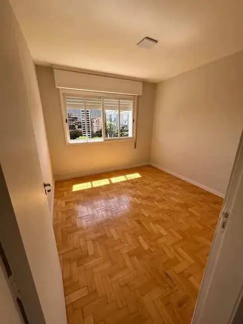 Foto 9 de Apartamento com 3 quartos à venda, 120m2 em Petrópolis, Porto Alegre - RS