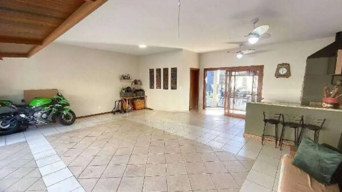 Foto 9 de Casa com 3 quartos à venda, 300m2 em Sarandi, Porto Alegre - RS