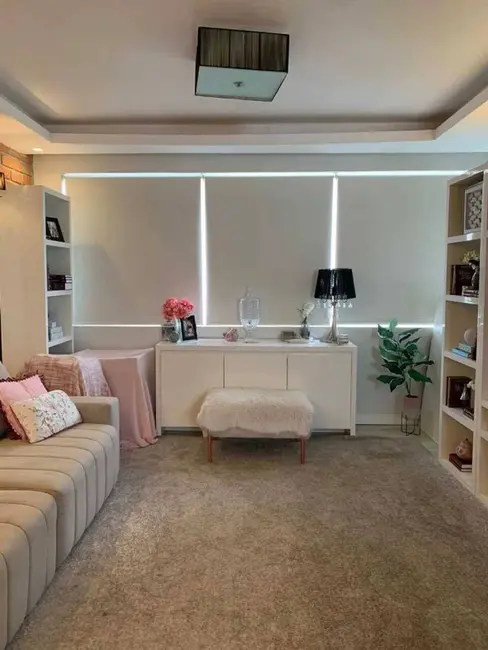 Apartamento com 2 quartos à venda, 74m2 em Vila Ipiranga, Porto Alegre - RS - imagem 4 Foto 4 de Apartamento com 2 quartos à venda, 74m2 em Vila Ipiranga, Porto Alegre - RS