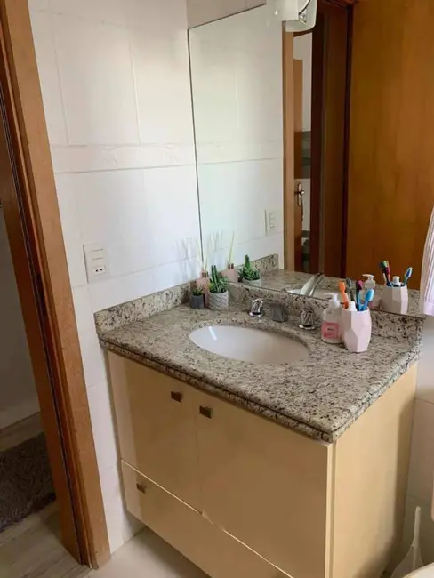 Apartamento com 2 quartos à venda, 74m2 em Vila Ipiranga, Porto Alegre - RS - imagem 8 Foto 8 de Apartamento com 2 quartos à venda, 74m2 em Vila Ipiranga, Porto Alegre - RS