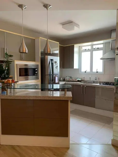 Apartamento com 2 quartos à venda, 74m2 em Vila Ipiranga, Porto Alegre - RS - imagem 5 Foto 5 de Apartamento com 2 quartos à venda, 74m2 em Vila Ipiranga, Porto Alegre - RS