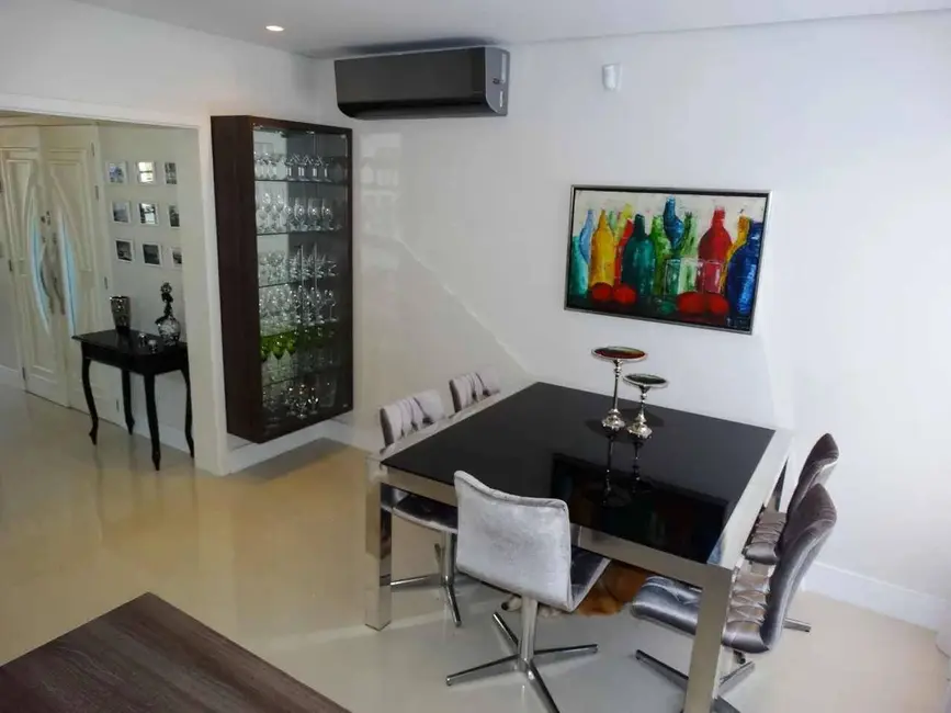 Casa com 5 quartos à venda, 244m2 em Santa Tereza, Porto Alegre - RS - imagem 6 Foto 6 de Casa com 5 quartos à venda, 244m2 em Santa Tereza, Porto Alegre - RS
