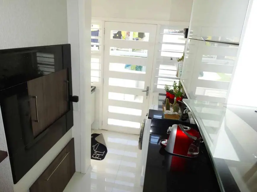 Casa com 5 quartos à venda, 244m2 em Santa Tereza, Porto Alegre - RS - imagem 9 Foto 9 de Casa com 5 quartos à venda, 244m2 em Santa Tereza, Porto Alegre - RS