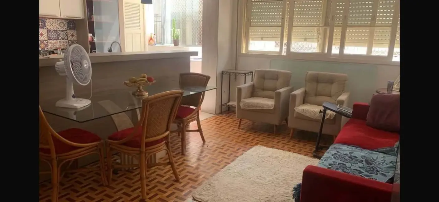 Foto 2 de Apartamento com 2 quartos à venda, 60m2 em Azenha, Porto Alegre - RS