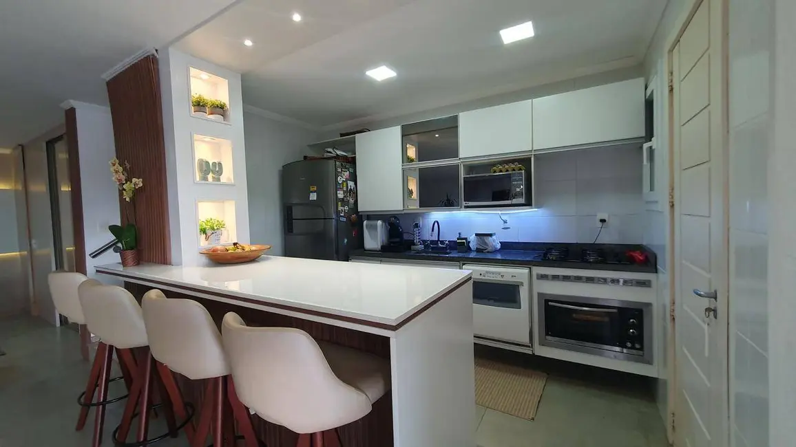 Foto 2 de Casa com 3 quartos à venda, 182m2 em Vila Nova, Porto Alegre - RS