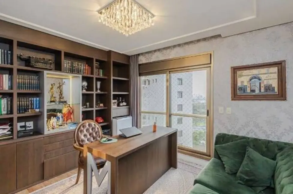 Apartamento com 3 quartos à venda, 236m2 em Jardim Europa, Porto Alegre - RS - imagem 8 Foto 8 de Apartamento com 3 quartos à venda, 236m2 em Jardim Europa, Porto Alegre - RS
