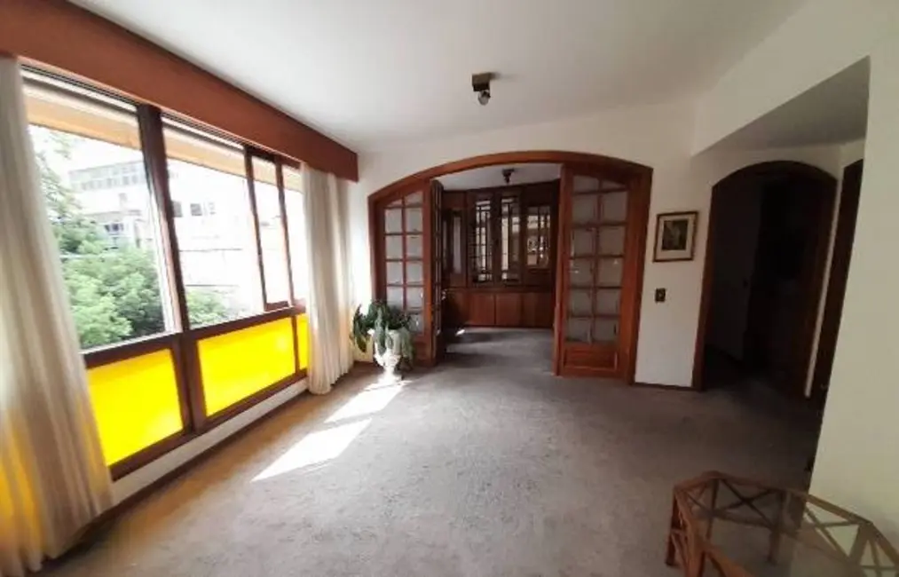 Apartamento com 2 quartos à venda, 100m2 em Moinhos de Vento, Porto Alegre - RS - imagem 7 Foto 7 de Apartamento com 2 quartos à venda, 100m2 em Moinhos de Vento, Porto Alegre - RS