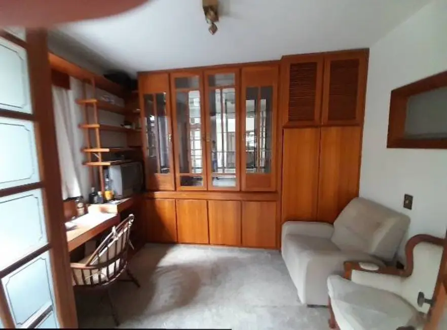 Apartamento com 2 quartos à venda, 100m2 em Moinhos de Vento, Porto Alegre - RS - imagem 9 Foto 9 de Apartamento com 2 quartos à venda, 100m2 em Moinhos de Vento, Porto Alegre - RS