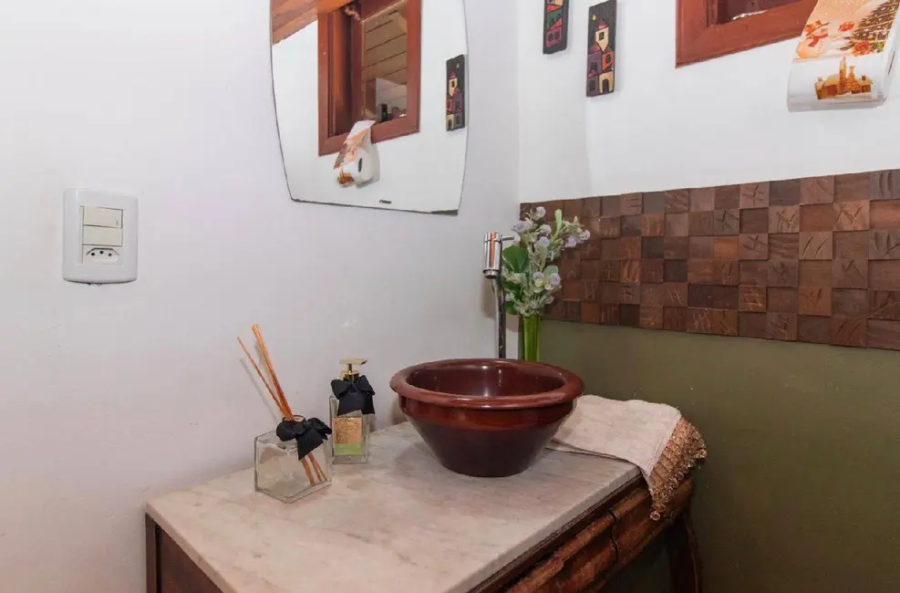 Casa com 3 quartos à venda, 210m2 em Santa Tereza, Porto Alegre - RS - imagem 7 Foto 7 de Casa com 3 quartos à venda, 210m2 em Santa Tereza, Porto Alegre - RS