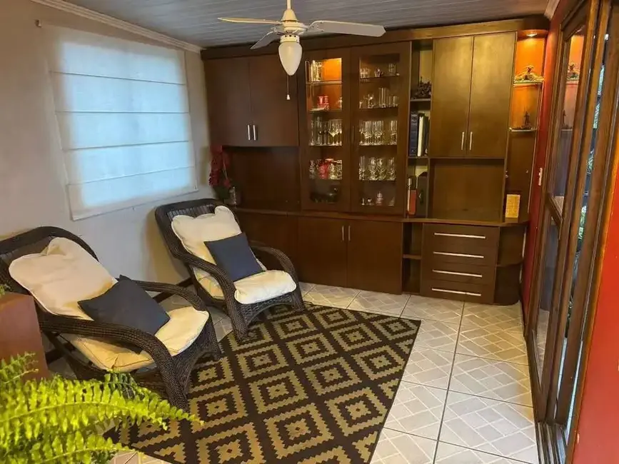 Apartamento com 3 quartos à venda, 134m2 em Sarandi, Porto Alegre - RS - imagem 3 Foto 3 de Apartamento com 3 quartos à venda, 134m2 em Sarandi, Porto Alegre - RS