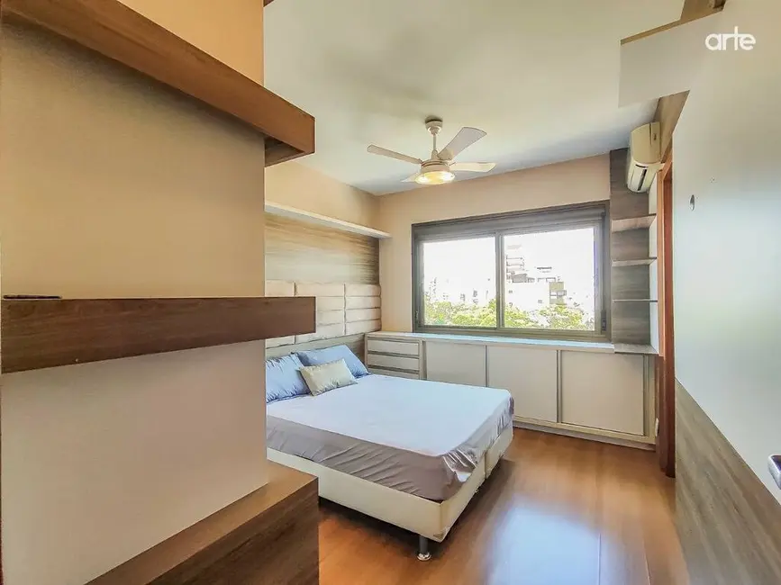 Foto 9 de Apartamento com 3 quartos à venda, 113m2 em Rio Branco, Porto Alegre - RS