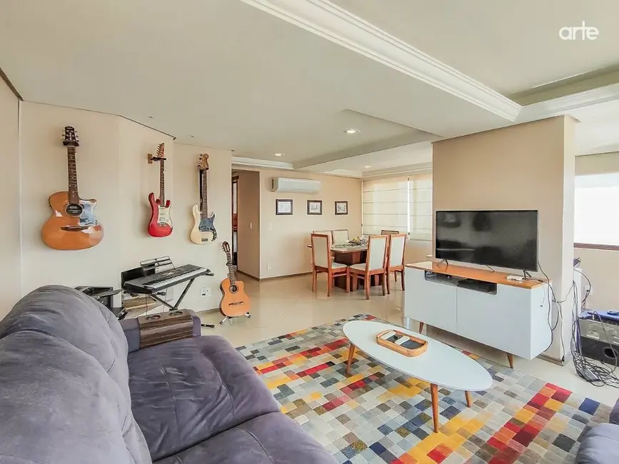 Foto 2 de Apartamento com 3 quartos à venda, 113m2 em Rio Branco, Porto Alegre - RS