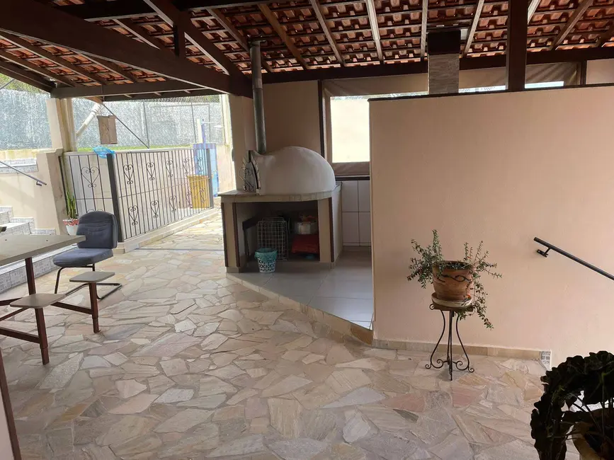 Foto 3 de Casa com 3 quartos à venda, 525m2 em Serra Negra - SP