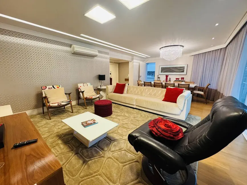 Apartamento com 3 quartos à venda, 243m2 em Santo Antônio, Sao Caetano Do Sul - SP - imagem 3 Foto 3 de Apartamento com 3 quartos à venda, 243m2 em Santo Antônio, Sao Caetano Do Sul - SP