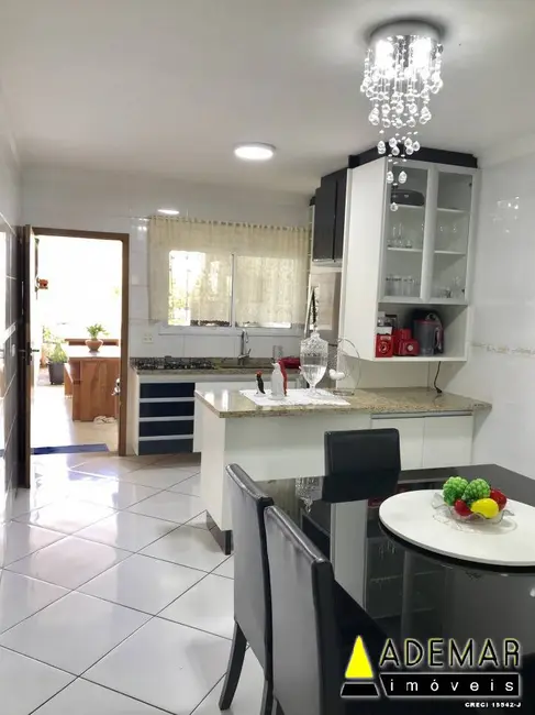 Casa com 3 quartos à venda, 125m2 em Centro, Diadema - SP - imagem 4 Foto 4 de Casa com 3 quartos à venda, 125m2 em Centro, Diadema - SP