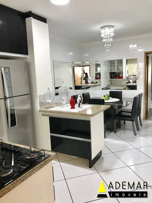 Casa com 3 quartos à venda, 125m2 em Centro, Diadema - SP - imagem 3 Foto 3 de Casa com 3 quartos à venda, 125m2 em Centro, Diadema - SP